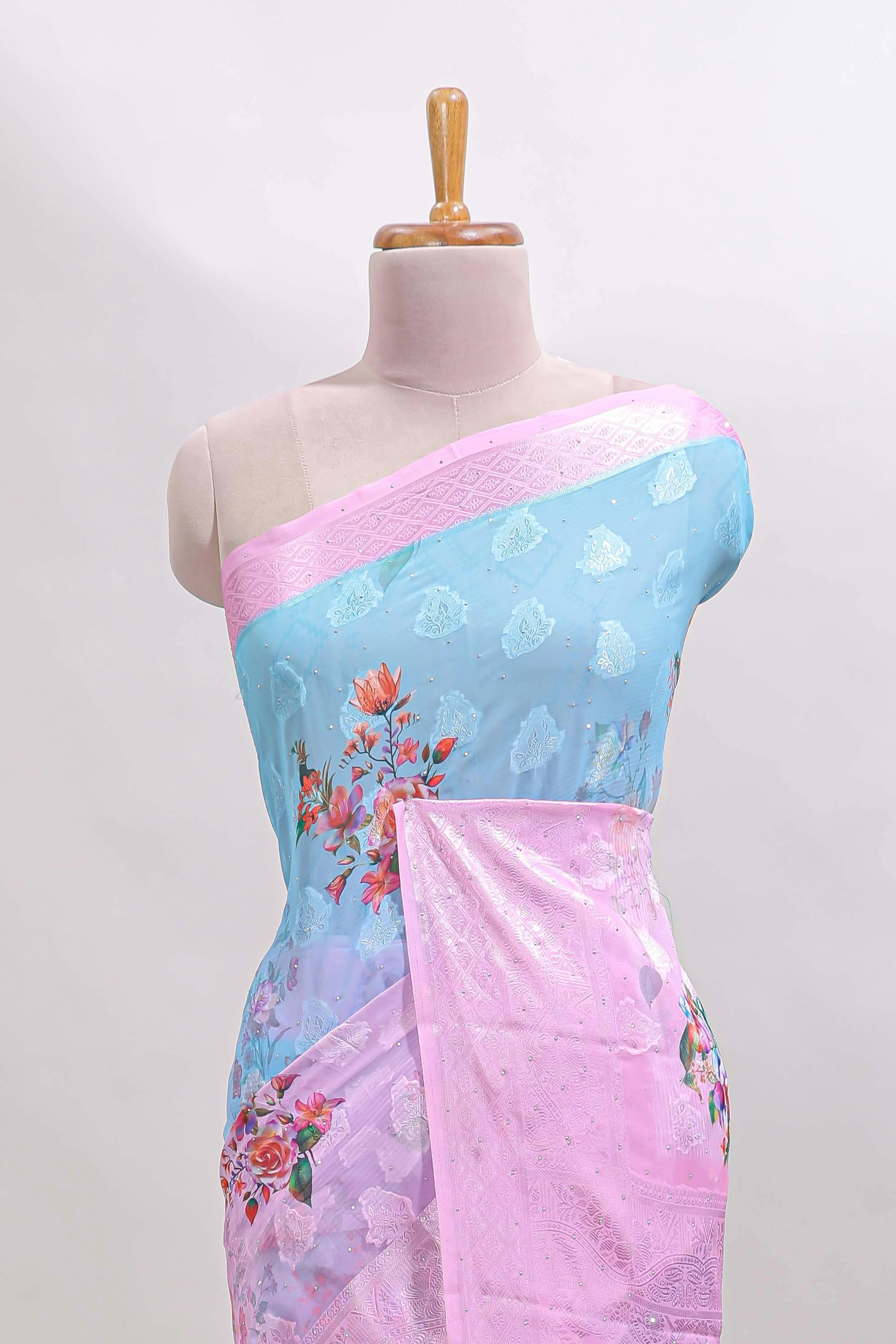Blue & pink dual shade floral design georgette saree with contrast zari border and blouse - Image 3