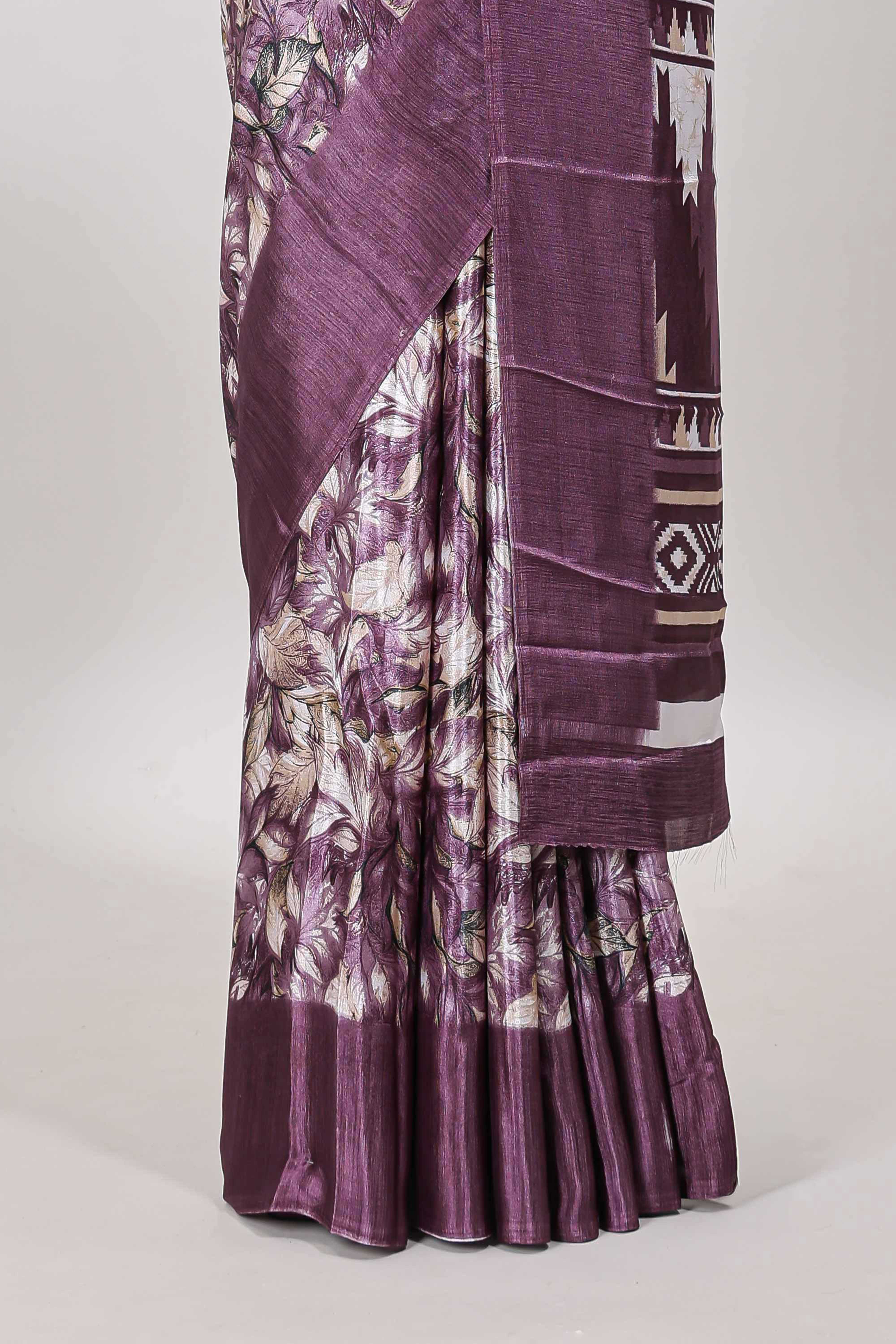 Purple all over leaf print crepe turkey saree with self border and ikkat style pallu - Image 4