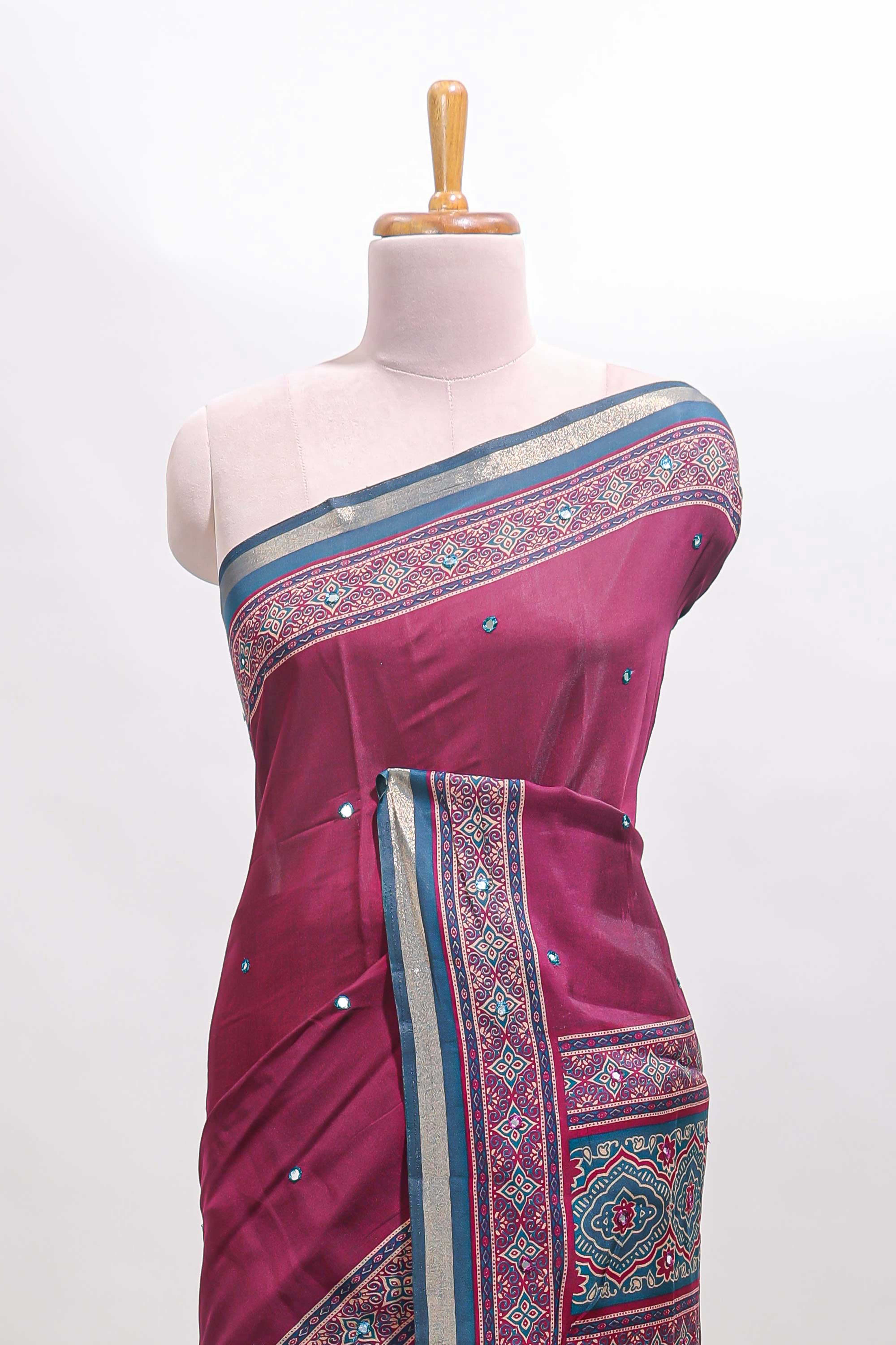 Purple embroidery mirror work marsh mellow saree with contrast border and printed blouse - Image 3