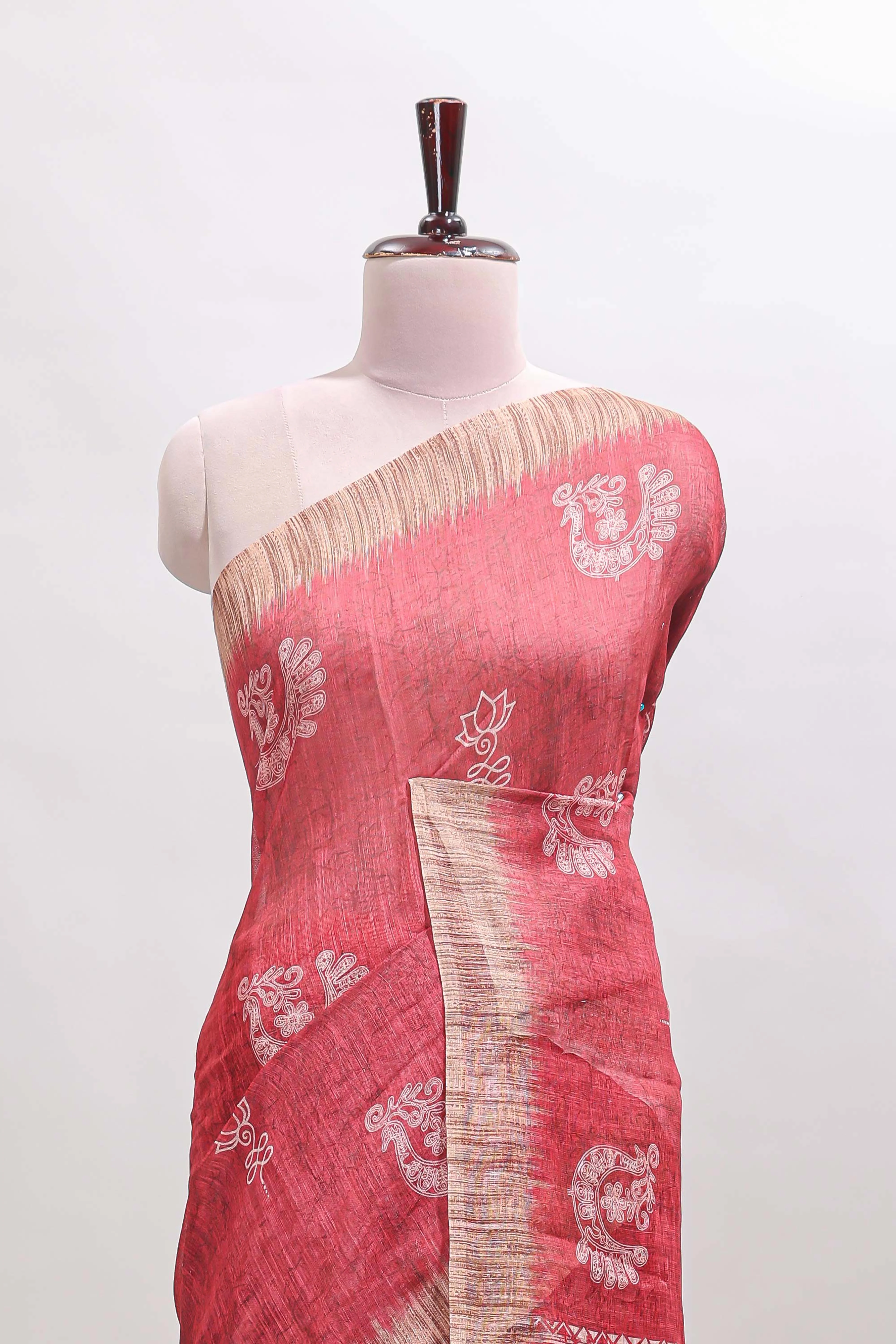 Red peacock & floral motifs linen cotton saree with contrast border and matching blouse - Image 3