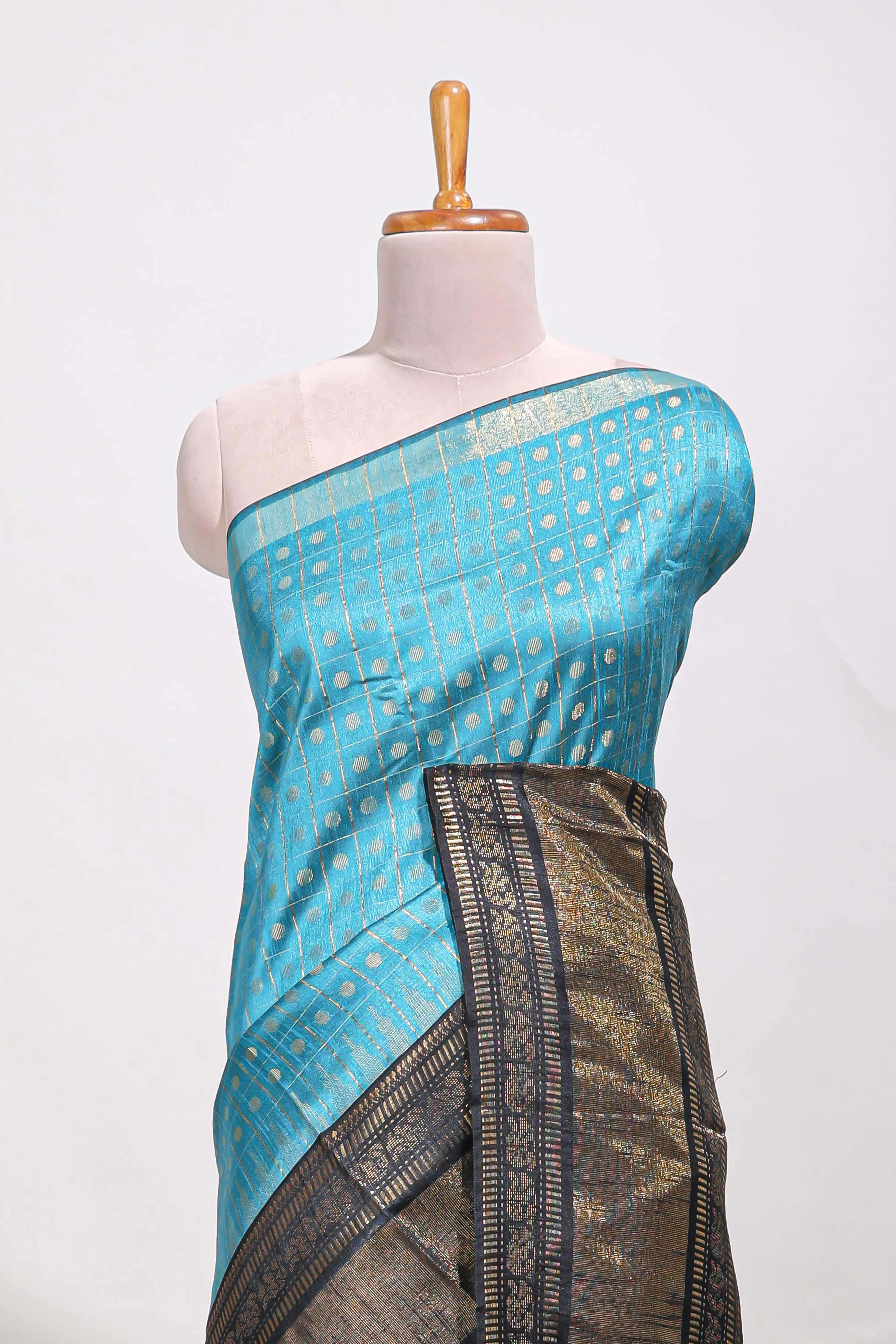 Blue silk body golden zari butta pattern and Broad golden zari border with contrast blouse - Image 3