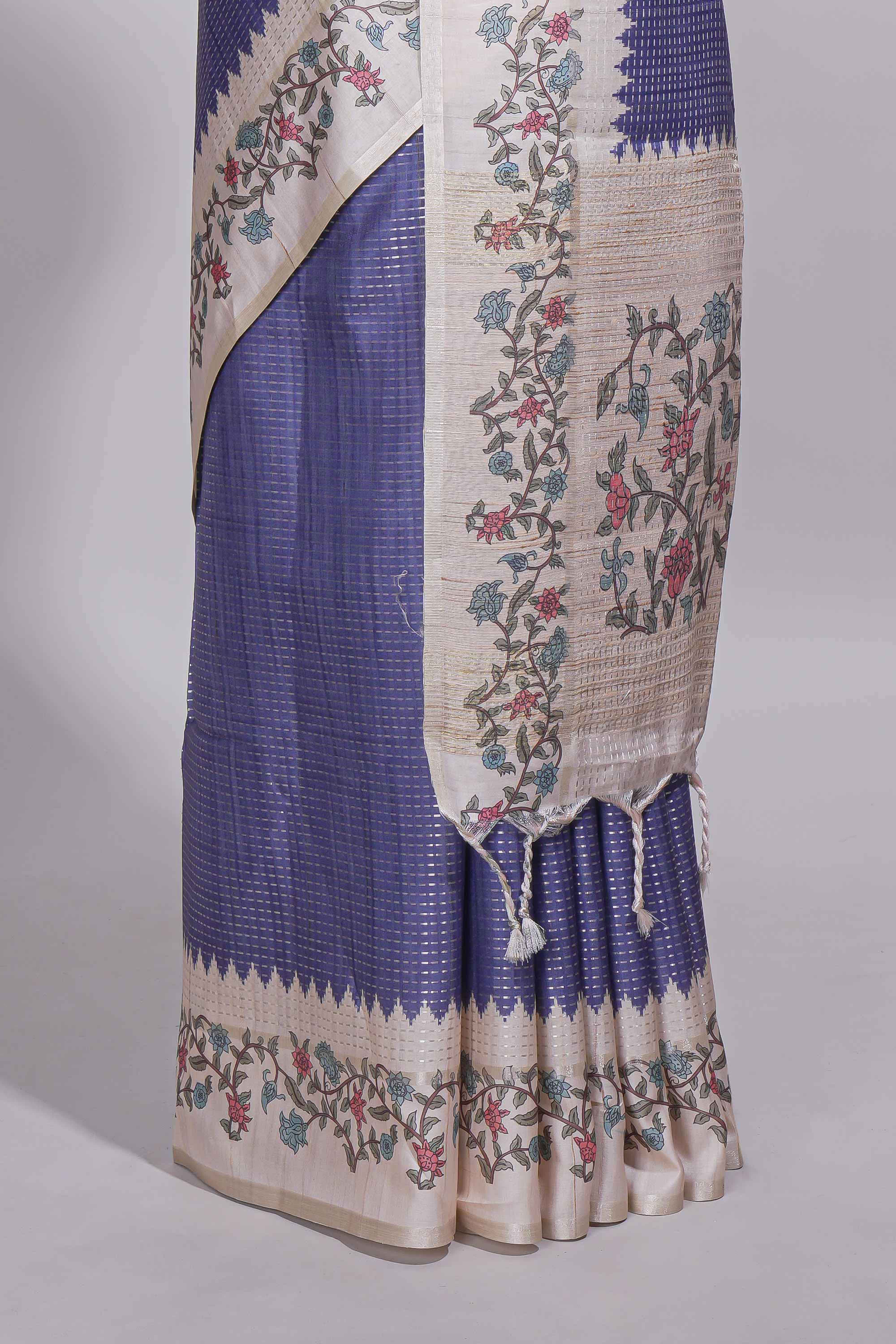 Royal blue tussar saree with woven checks  floral printed border and  floral printed pallu  with blouse piece - Image 4