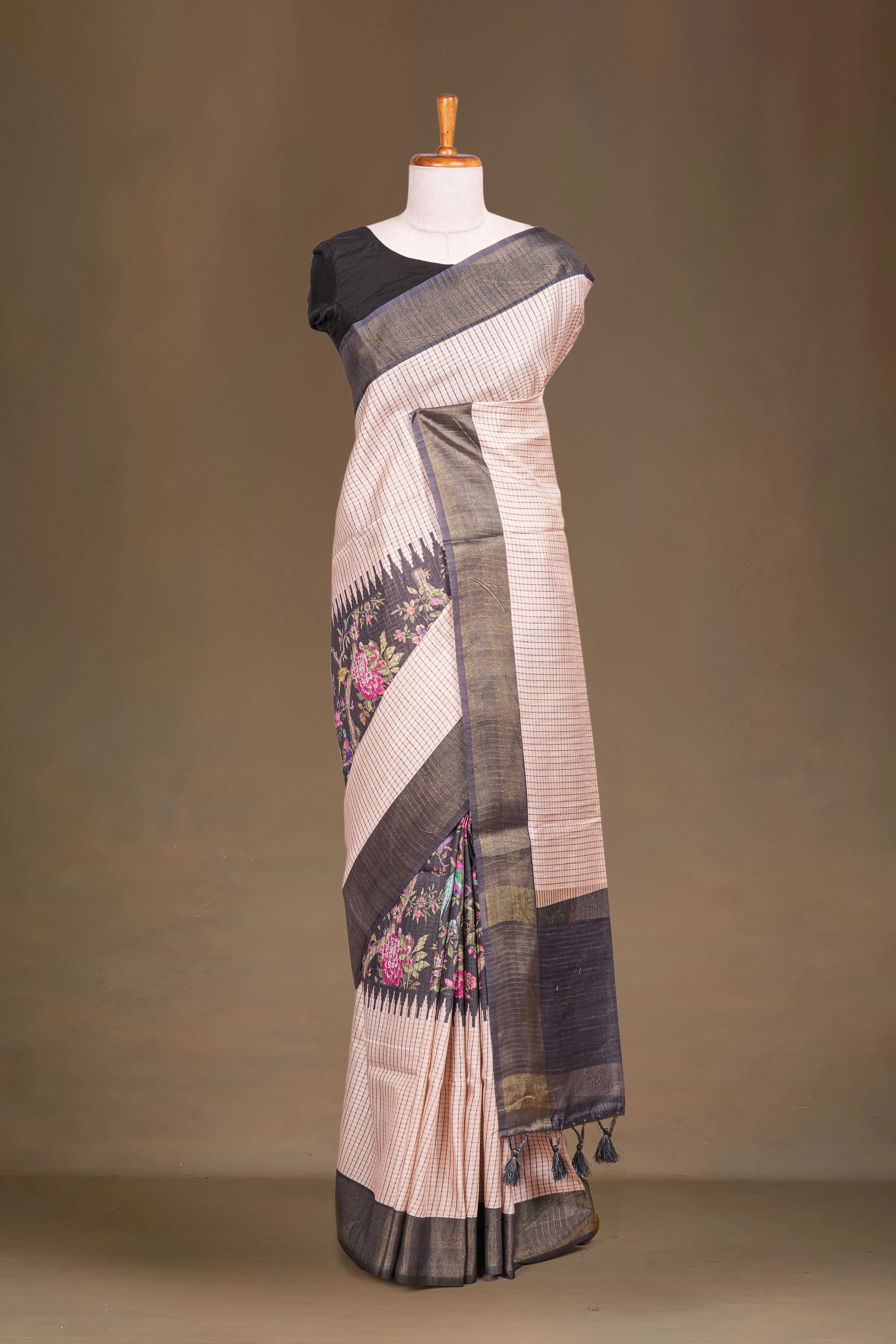 Sandal Art Tussar Saree Check s With Floral Design Across The Body Contrast Pallu With Blouse - Image 2