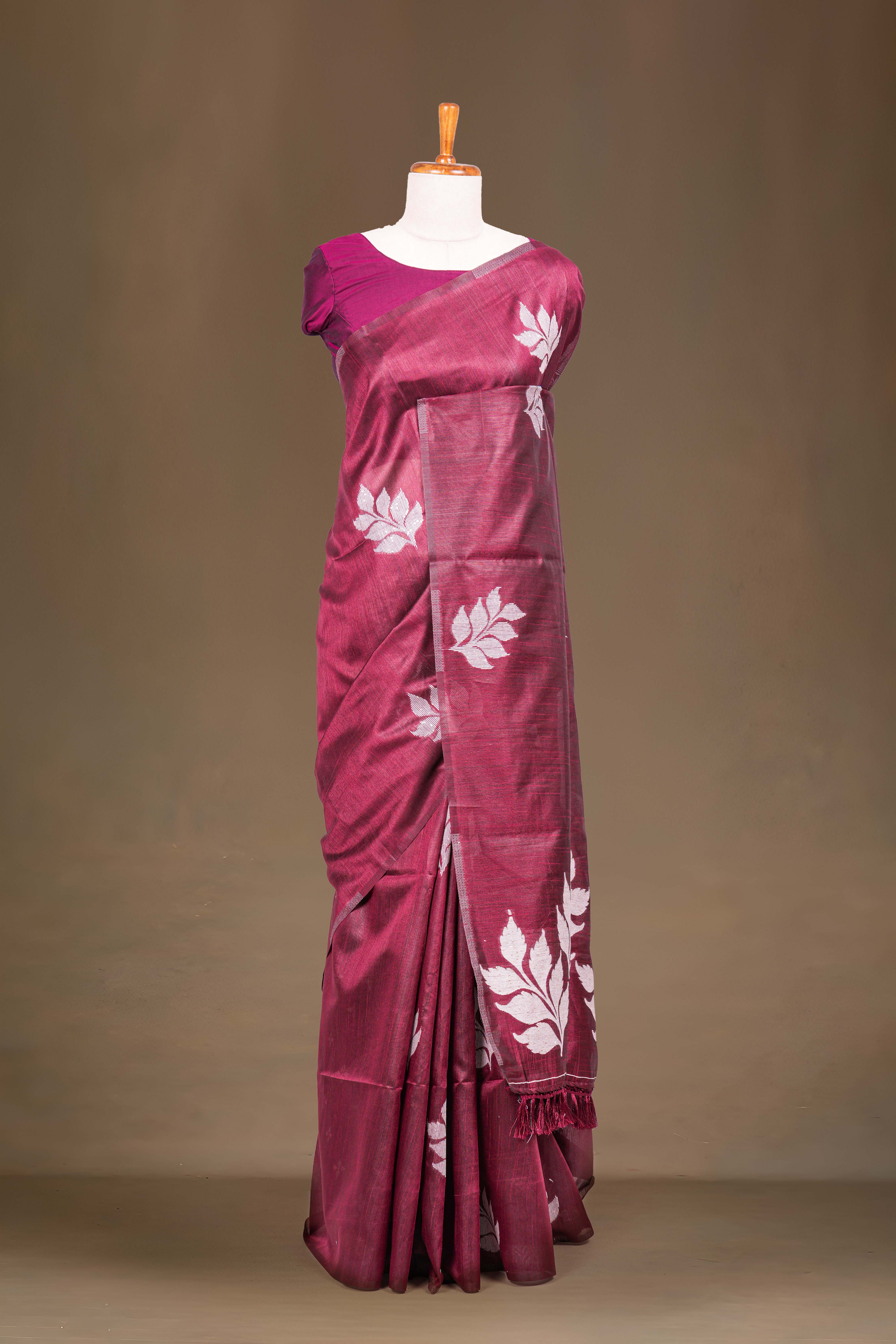 Maroon Semi Tussar Saree Leaf Motifs Woven Across The Body Along With Blouse - Image 2