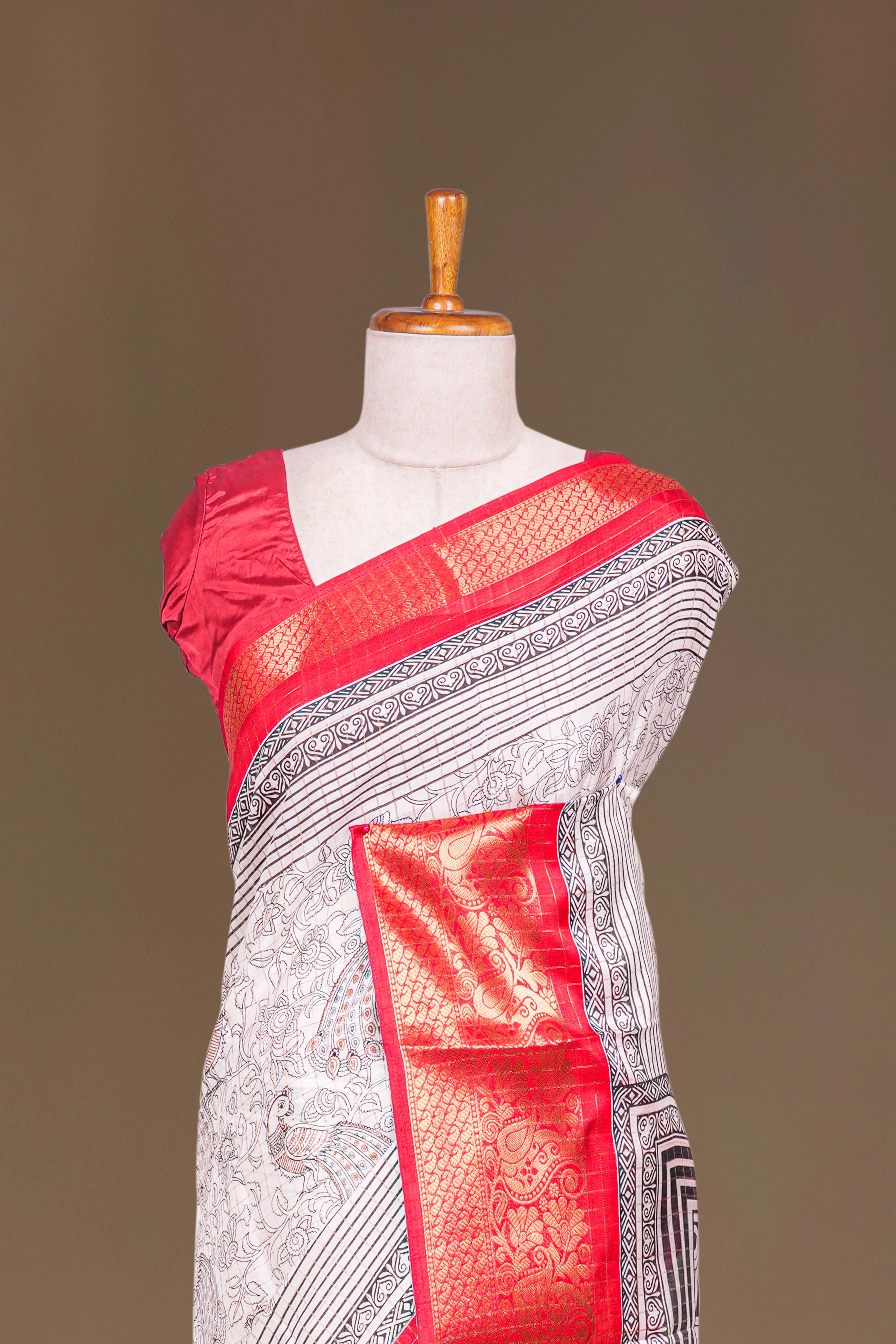White Dola Silk Saree Pen Kalamkari Print Across The Body With Contrast Floral Zari Weaving Border Along With Zari Stripes Blouse - Image 3