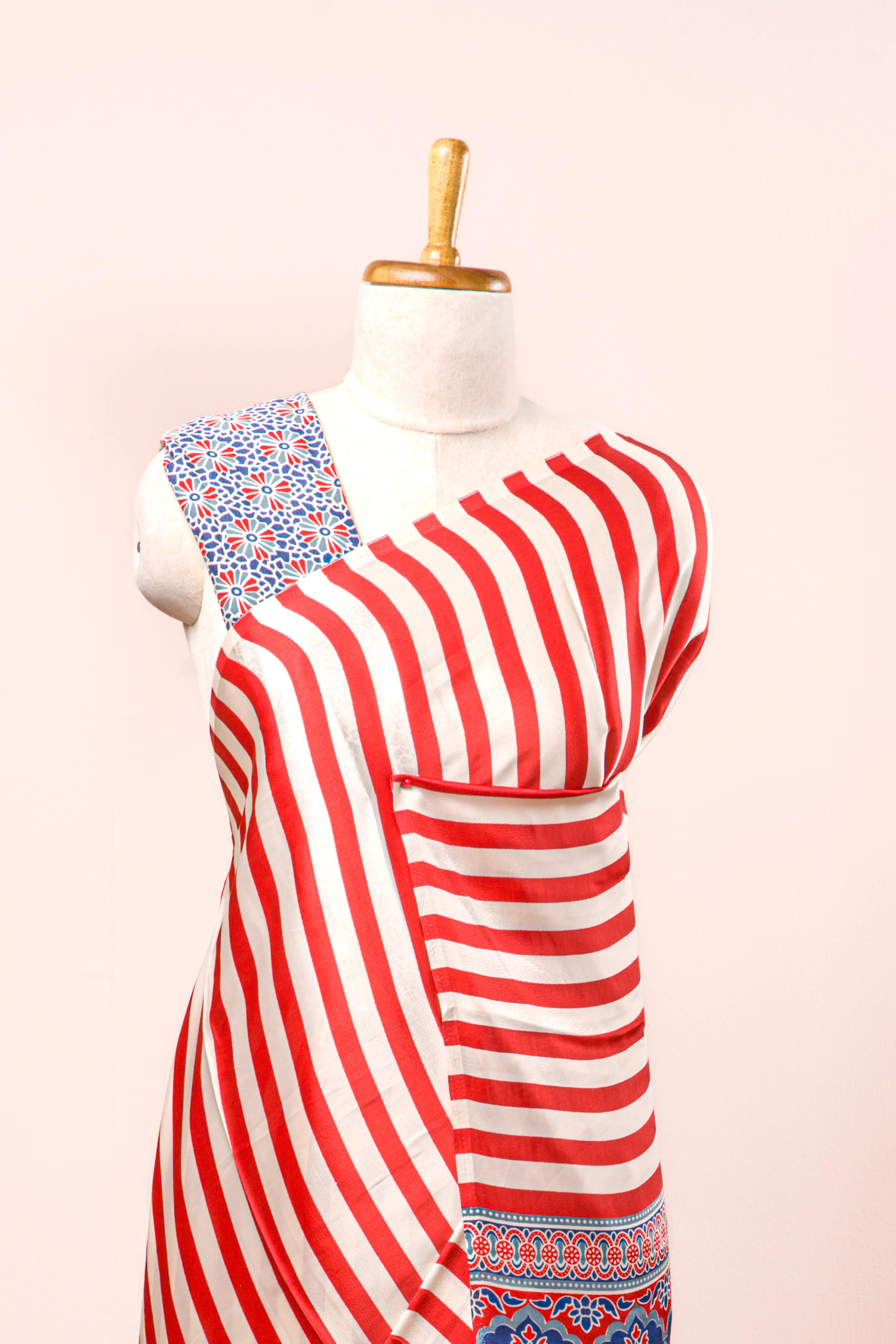 White Modal Silk Saree Body Detailing Contrast Red Vertical Stripes That Add a Sleek and Elegant Touch. The Pallu Are Highlighted Ajrakh Design Along With Blouse - Image 3