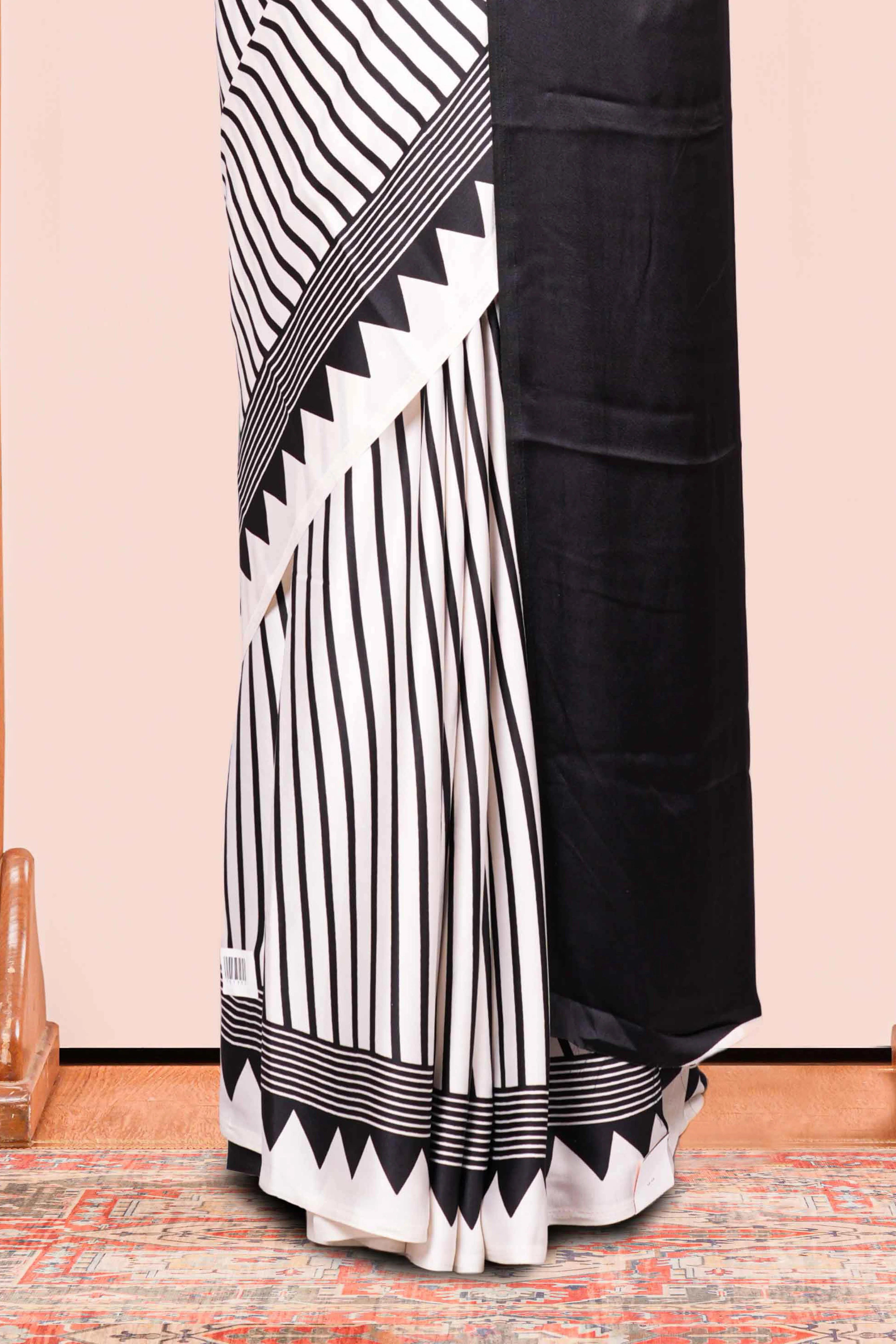 White Modal Silk Saree Lightweight Contrast Vertical Line Printed With Temple Border Circle Butta Design Pallu - Image 4