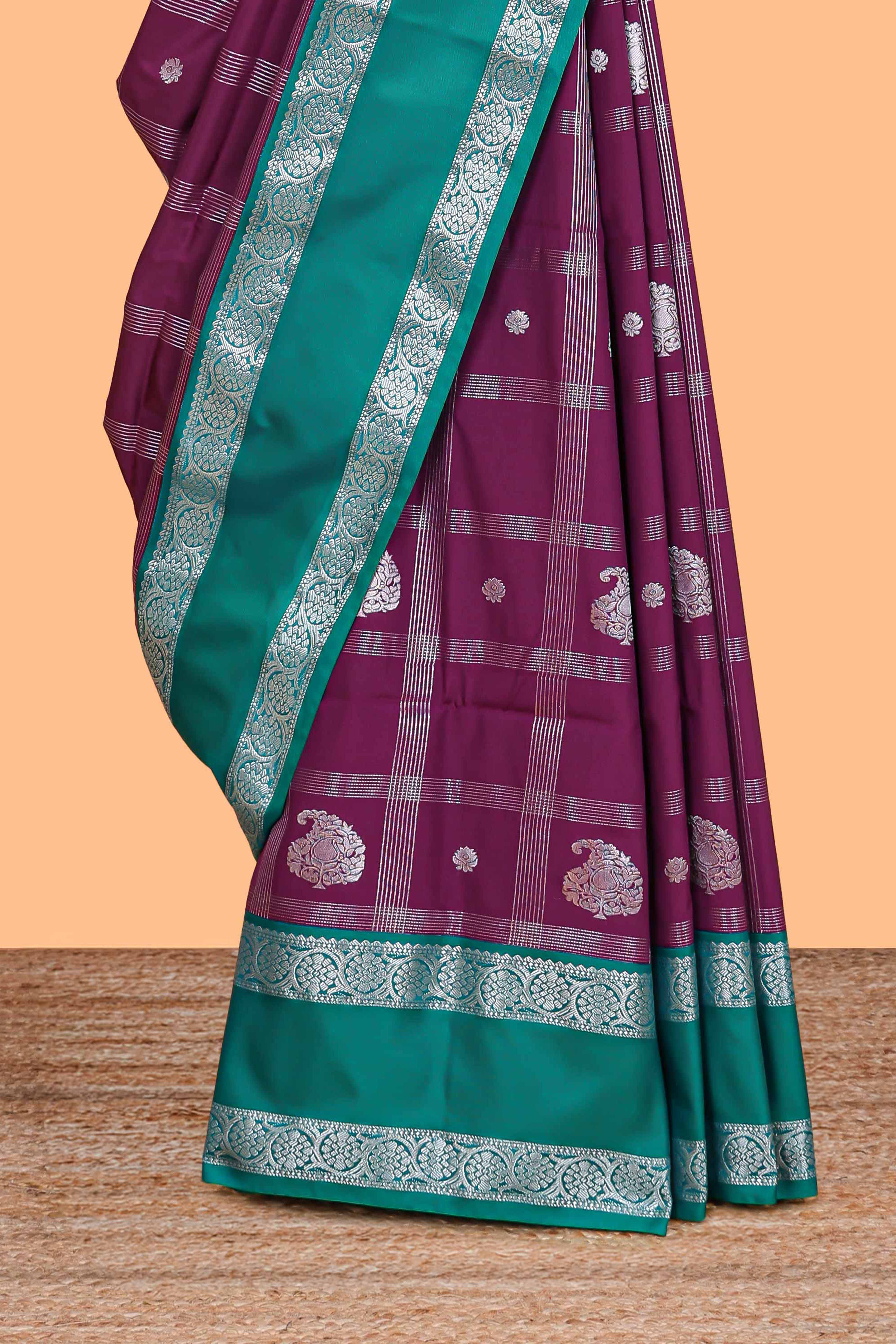Purple checked zari butta semi soft silk saree with contrast border and pallu - Image 3