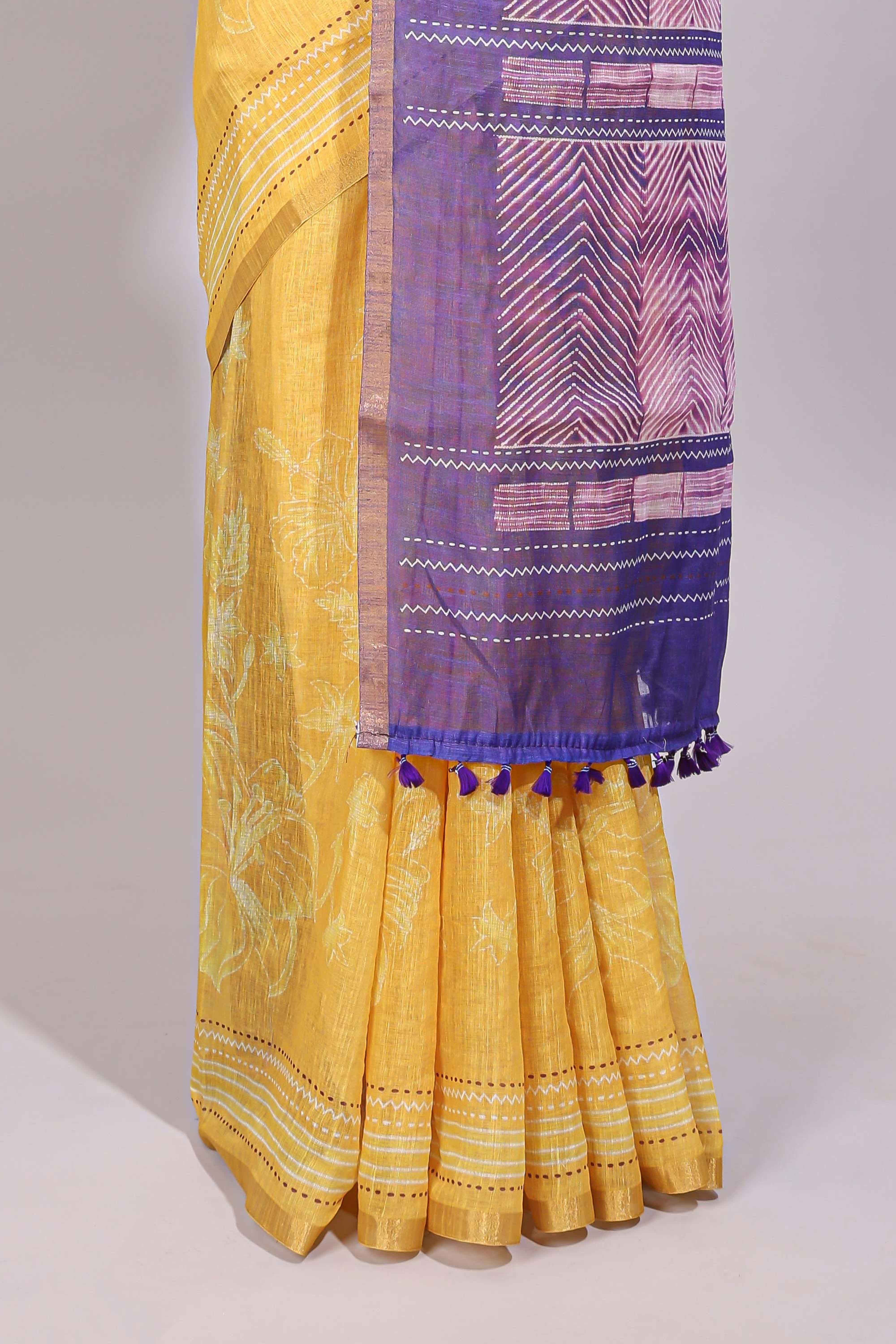 Yellow floral design linen cotton saree with self zari border and contrast printed blouse - Image 4
